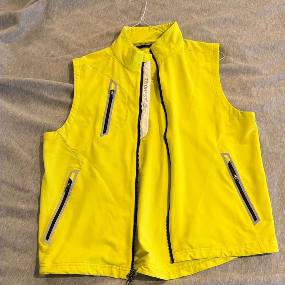 Yellow Zero Restriction Zip-Up golf Vest
